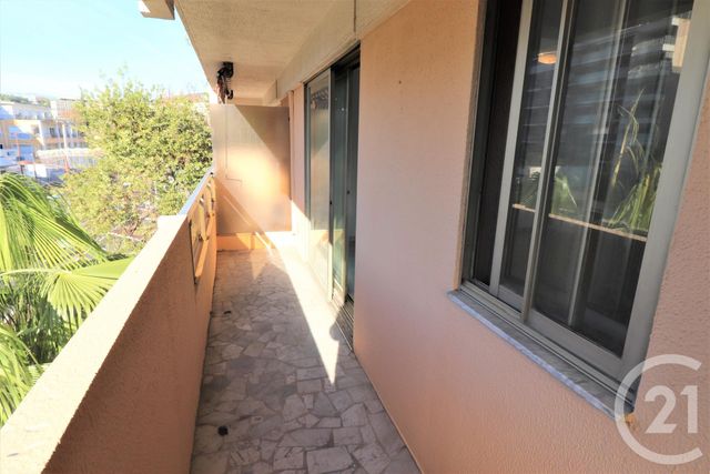 Appartement F1 à louer LE CANNET