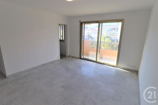 Appartement F1 à louer - 1 pièce - 25.66 m2 - LE CANNET - 06 - PROVENCE-ALPES-COTE-D-AZUR - Century 21 Les Clés Du Sud
