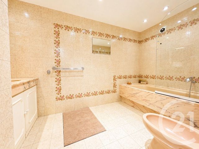 Appartement F3 à vendre - 3 pièces - 83.32 m2 - LE CANNET - 06 - PROVENCE-ALPES-COTE-D-AZUR - Century 21 Les Clés Du Sud