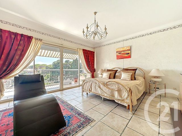 Afficher la photo en grand Appartement F4 à vendre - 4 pièces - 162.19 m2 - LE CANNET - 06 - PROVENCE-ALPES-COTE-D-AZUR - Century 21 Les Clés Du Sud