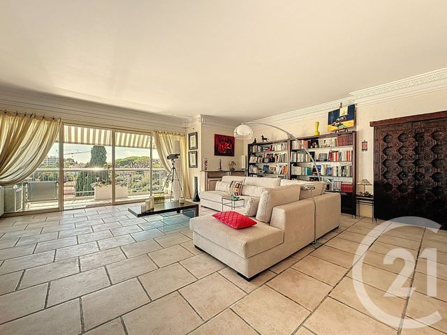 Afficher la photo en grand Appartement F4 à vendre - 4 pièces - 162.19 m2 - LE CANNET - 06 - PROVENCE-ALPES-COTE-D-AZUR - Century 21 Les Clés Du Sud