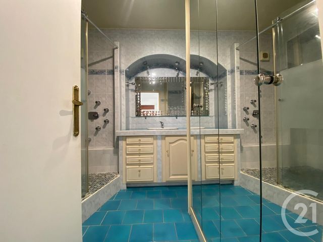 Appartement F3 à louer - 3 pièces - 73.79 m2 - LE CANNET - 06 - PROVENCE-ALPES-COTE-D-AZUR - Century 21 Les Clés Du Sud