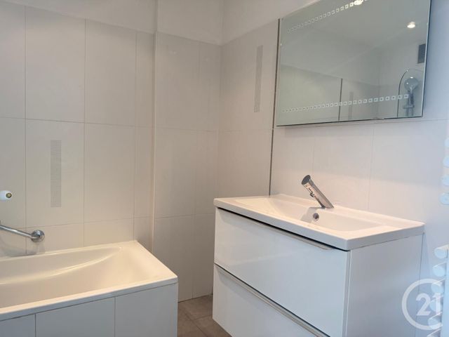 Appartement F3 à louer - 3 pièces - 75.81 m2 - LE CANNET - 06 - PROVENCE-ALPES-COTE-D-AZUR - Century 21 Les Clés Du Sud