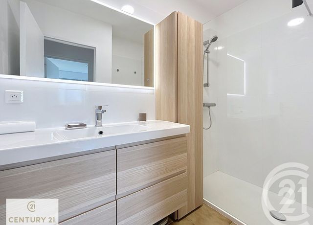 Appartement F4 à vendre - 4 pièces - 85.8 m2 - LE CANNET - 06 - PROVENCE-ALPES-COTE-D-AZUR - Century 21 Les Clés Du Sud