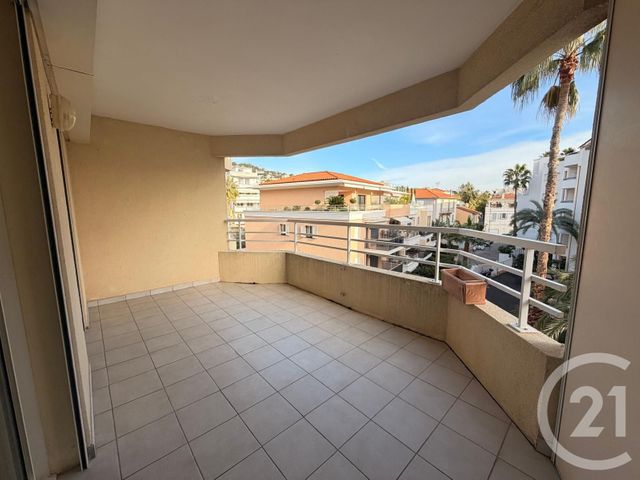 Appartement F1 à louer CANNES