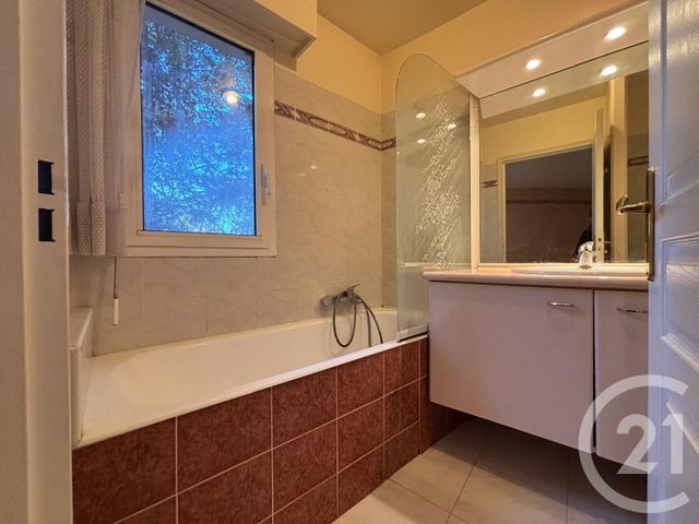 Appartement F3 à vendre - 3 pièces - 85.56 m2 - LE CANNET - 06 - PROVENCE-ALPES-COTE-D-AZUR - Century 21 Les Clés Du Sud