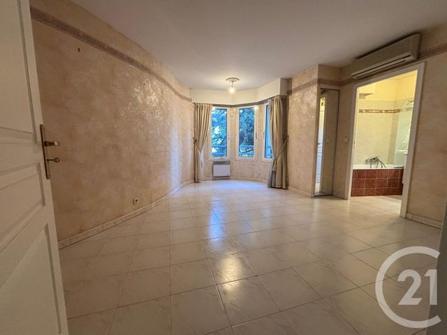 Appartement F3 à vendre - 3 pièces - 85.56 m2 - LE CANNET - 06 - PROVENCE-ALPES-COTE-D-AZUR - Century 21 Les Clés Du Sud