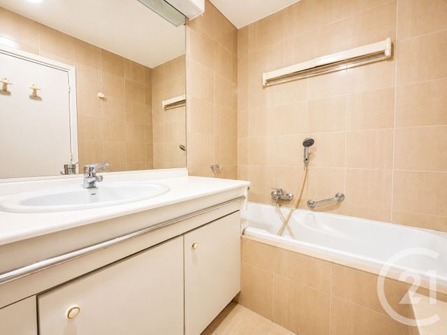 Appartement F2 à vendre - 2 pièces - 59.16 m2 - LE CANNET - 06 - PROVENCE-ALPES-COTE-D-AZUR - Century 21 Les Clés Du Sud