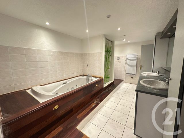 maison à louer - 6 pièces - 191.21 m2 - MANDELIEU LA NAPOULE - 06 - PROVENCE-ALPES-COTE-D-AZUR - Century 21 Les Clés Du Sud