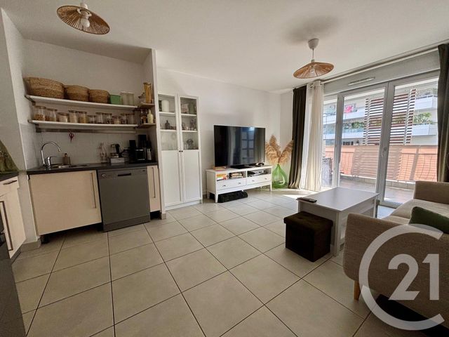 Appartement F3 à vendre - 3 pièces - 60.7 m2 - CANNES LA BOCCA - 06 - PROVENCE-ALPES-COTE-D-AZUR - Century 21 Les Clés Du Sud