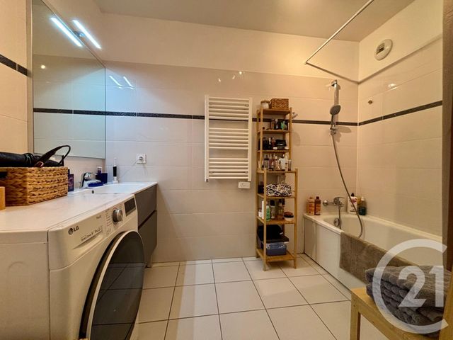Appartement F3 à vendre - 3 pièces - 60.7 m2 - CANNES LA BOCCA - 06 - PROVENCE-ALPES-COTE-D-AZUR - Century 21 Les Clés Du Sud