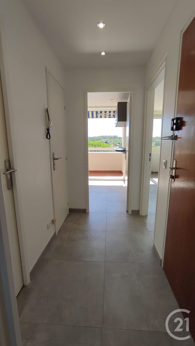Appartement F2 à louer - 2 pièces - 44.3 m2 - LE CANNET - 06 - PROVENCE-ALPES-COTE-D-AZUR - Century 21 Les Clés Du Sud
