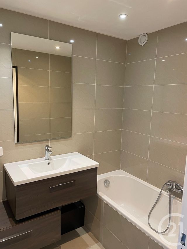 Appartement F2 à louer - 2 pièces - 44.3 m2 - LE CANNET - 06 - PROVENCE-ALPES-COTE-D-AZUR - Century 21 Les Clés Du Sud