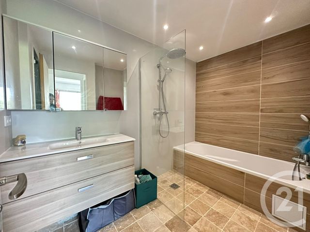 Appartement F3 à louer - 3 pièces - 62.52 m2 - LE CANNET - 06 - PROVENCE-ALPES-COTE-D-AZUR - Century 21 Les Clés Du Sud