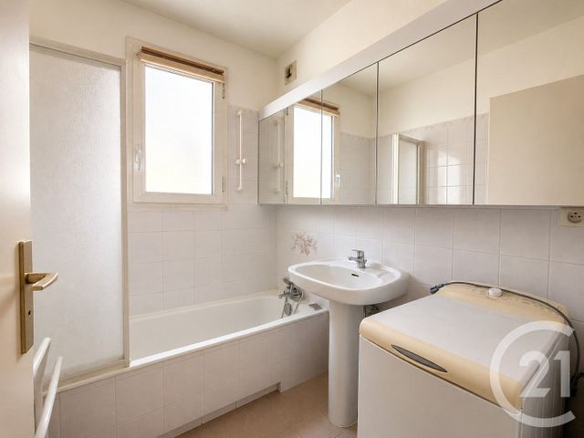 Appartement F3 à vendre - 3 pièces - 71.2 m2 - LE CANNET - 06 - PROVENCE-ALPES-COTE-D-AZUR - Century 21 Les Clés Du Sud
