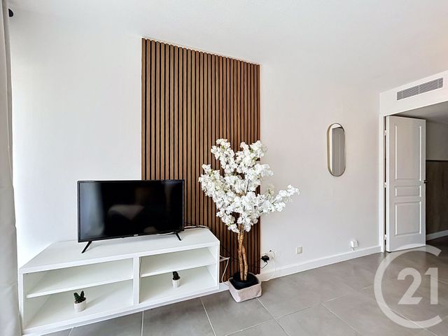 Appartement à louer - 2 pièces - 27.58 m2 - CANNES - 06 - PROVENCE-ALPES-COTE-D-AZUR - Century 21 Les Clés Du Sud
