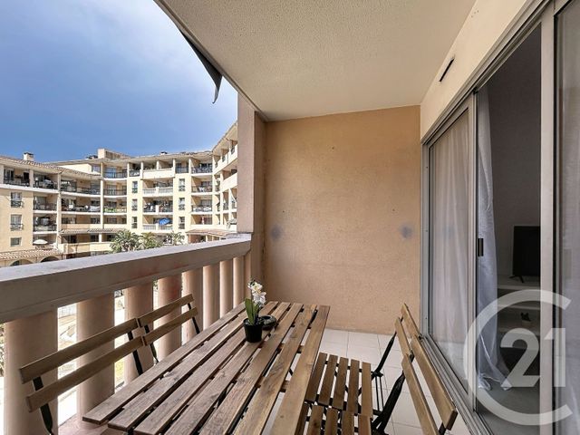 Appartement à louer - 2 pièces - 27.58 m2 - CANNES - 06 - PROVENCE-ALPES-COTE-D-AZUR - Century 21 Les Clés Du Sud