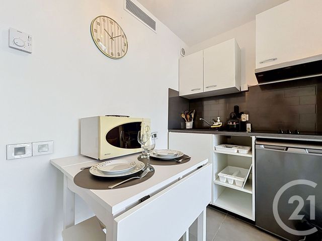 Appartement à louer - 2 pièces - 27.58 m2 - CANNES - 06 - PROVENCE-ALPES-COTE-D-AZUR - Century 21 Les Clés Du Sud