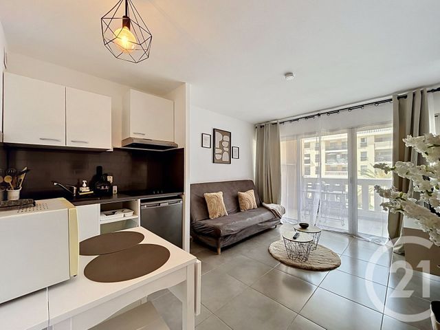 Appartement à louer - 2 pièces - 27.58 m2 - CANNES - 06 - PROVENCE-ALPES-COTE-D-AZUR - Century 21 Les Clés Du Sud