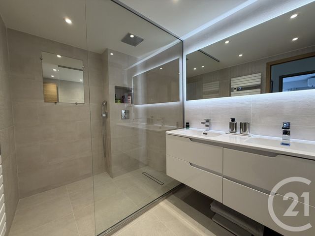 Appartement F3 à vendre - 3 pièces - 74.01 m2 - LE CANNET - 06 - PROVENCE-ALPES-COTE-D-AZUR - Century 21 Les Clés Du Sud