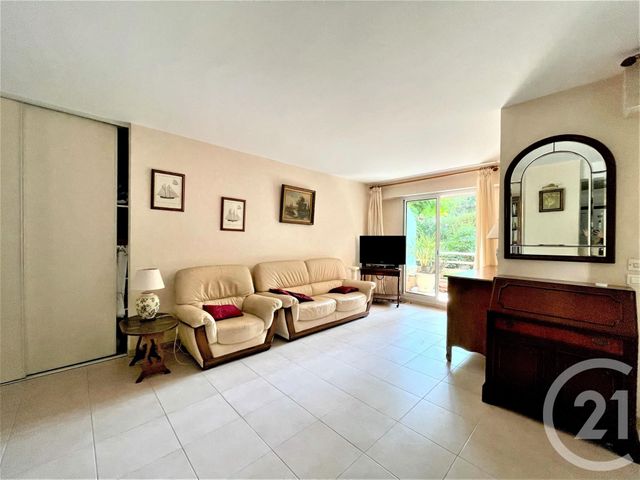 Afficher la photo en grand Appartement F4 à vendre - 4 pièces - 111.0 m2 - LE CANNET - 06 - PROVENCE-ALPES-COTE-D-AZUR - Century 21 Les Clés Du Sud