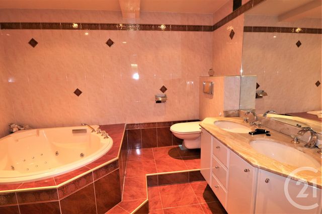 Afficher la photo en grand Appartement F4 à vendre - 4 pièces - 111.0 m2 - LE CANNET - 06 - PROVENCE-ALPES-COTE-D-AZUR - Century 21 Les Clés Du Sud