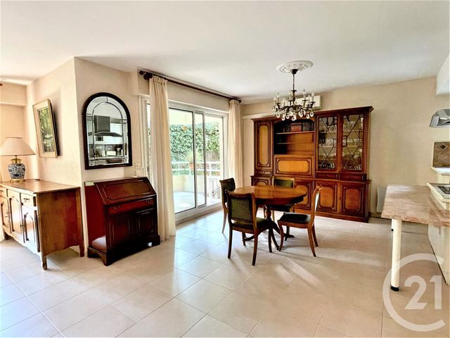 Afficher la photo en grand Appartement F4 à vendre - 4 pièces - 111.0 m2 - LE CANNET - 06 - PROVENCE-ALPES-COTE-D-AZUR - Century 21 Les Clés Du Sud