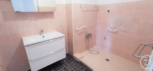 Afficher la photo en grand Appartement F3 à louer - 3 pièces - 62.67 m2 - LE CANNET - 06 - PROVENCE-ALPES-COTE-D-AZUR - Century 21 Les Clés Du Sud