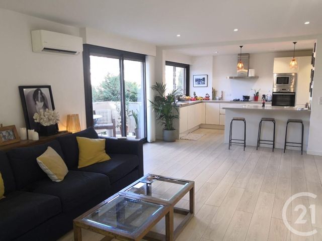 Appartement F4 à vendre - 4 pièces - 103.0 m2 - LE CANNET - 06 - PROVENCE-ALPES-COTE-D-AZUR - Century 21 Les Clés Du Sud Appartement F4 à vendre - 4 pièces - 103.0 m2 - LE CANNET - 06 - PROVENCE-ALPES-COTE-D-AZUR - Century 21 Les Clés Du Sud