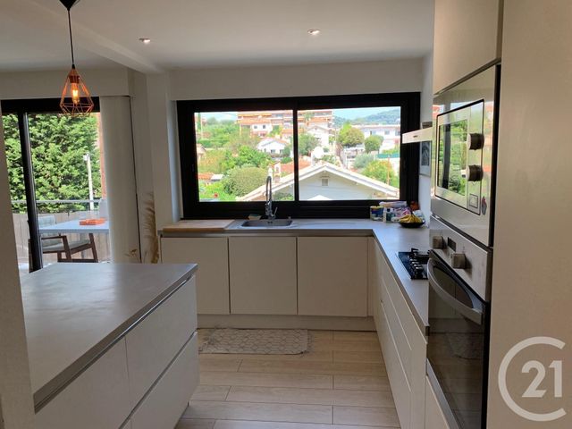 Appartement F4 à vendre - 4 pièces - 103.0 m2 - LE CANNET - 06 - PROVENCE-ALPES-COTE-D-AZUR - Century 21 Les Clés Du Sud Appartement F4 à vendre - 4 pièces - 103.0 m2 - LE CANNET - 06 - PROVENCE-ALPES-COTE-D-AZUR - Century 21 Les Clés Du Sud