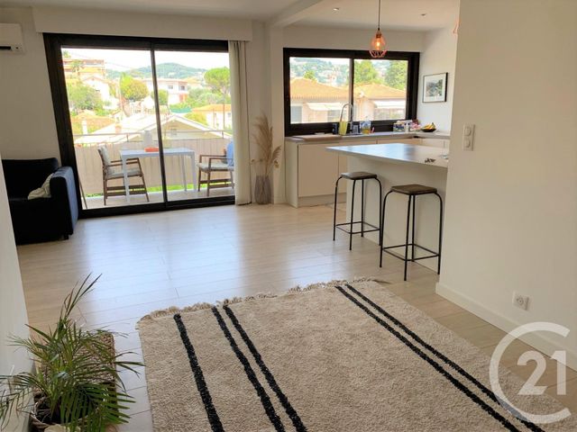 Appartement F4 à vendre - 4 pièces - 103.0 m2 - LE CANNET - 06 - PROVENCE-ALPES-COTE-D-AZUR - Century 21 Les Clés Du Sud Appartement F4 à vendre - 4 pièces - 103.0 m2 - LE CANNET - 06 - PROVENCE-ALPES-COTE-D-AZUR - Century 21 Les Clés Du Sud