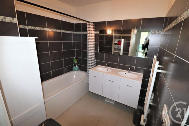 Appartement F3 à vendre - 3 pièces - 68.5 m2 - LE CANNET - 06 - PROVENCE-ALPES-COTE-D-AZUR - Century 21 Les Clés Du Sud Appartement F3 à vendre - 3 pièces - 68.5 m2 - LE CANNET - 06 - PROVENCE-ALPES-COTE-D-AZUR - Century 21 Les Clés Du Sud