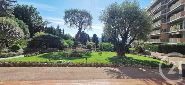 Appartement F4 à vendre - 4 pièces - 104.07 m2 - LE CANNET - 06 - PROVENCE-ALPES-COTE-D-AZUR - Century 21 Les Clés Du Sud Appartement F4 à vendre - 4 pièces - 104.07 m2 - LE CANNET - 06 - PROVENCE-ALPES-COTE-D-AZUR - Century 21 Les Clés Du Sud