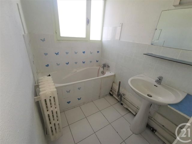 Afficher la photo en grand Appartement F3 à vendre - 3 pièces - 51.67 m2 - LE CANNET - 06 - PROVENCE-ALPES-COTE-D-AZUR - Century 21 Les Clés Du Sud