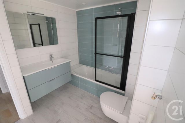 Afficher la photo en grand Appartement F3 à louer - 3 pièces - 74.72 m2 - LE CANNET - 06 - PROVENCE-ALPES-COTE-D-AZUR - Century 21 Les Clés Du Sud