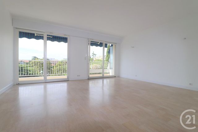 Afficher la photo en grand Appartement F3 à louer - 3 pièces - 74.72 m2 - LE CANNET - 06 - PROVENCE-ALPES-COTE-D-AZUR - Century 21 Les Clés Du Sud