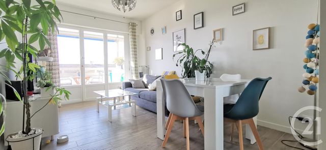 Appartement F2 à vendre - 2 pièces - 44.18 m2 - CANNES - 06 - PROVENCE-ALPES-COTE-D-AZUR - Century 21 Les Clés Du Sud Appartement F2 à vendre - 2 pièces - 44.18 m2 - CANNES - 06 - PROVENCE-ALPES-COTE-D-AZUR - Century 21 Les Clés Du Sud