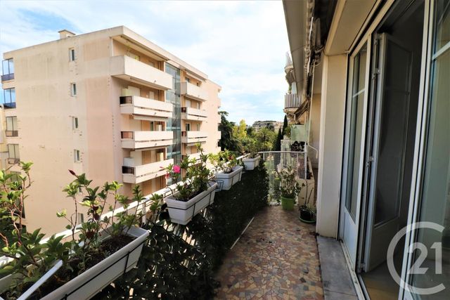 Afficher la photo en grand Appartement T2 à vendre - 2 pièces - 58.85 m2 - LE CANNET - 06 - PROVENCE-ALPES-COTE-D-AZUR - Century 21 Les Clés Du Sud