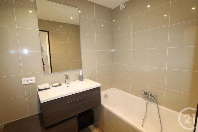 Appartement F2 à vendre - 2 pièces - 44.3 m2 - LE CANNET - 06 - PROVENCE-ALPES-COTE-D-AZUR - Century 21 Les Clés Du Sud Appartement F2 à vendre - 2 pièces - 44.3 m2 - LE CANNET - 06 - PROVENCE-ALPES-COTE-D-AZUR - Century 21 Les Clés Du Sud