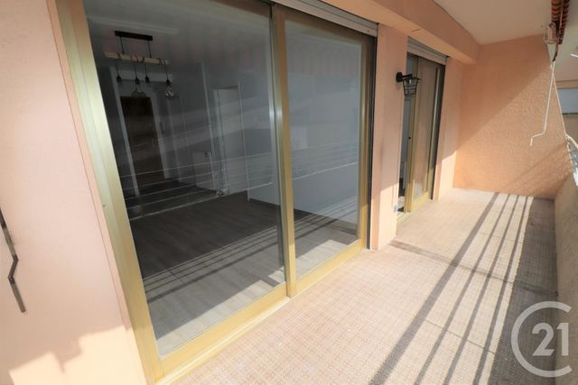 Appartement F2 à louer - 2 pièces - 33.02 m2 - LE CANNET - 06 - PROVENCE-ALPES-COTE-D-AZUR - Century 21 Les Clés Du Sud Appartement F2 à louer - 2 pièces - 33.02 m2 - LE CANNET - 06 - PROVENCE-ALPES-COTE-D-AZUR - Century 21 Les Clés Du Sud